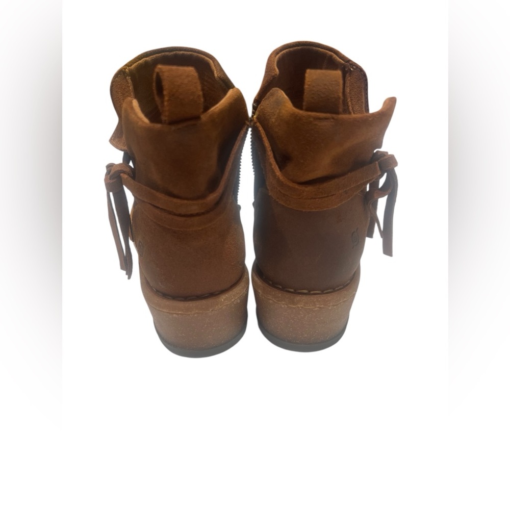 Born
Women's Vaughn Round Toe Regular Booties - Picture 4 of 8